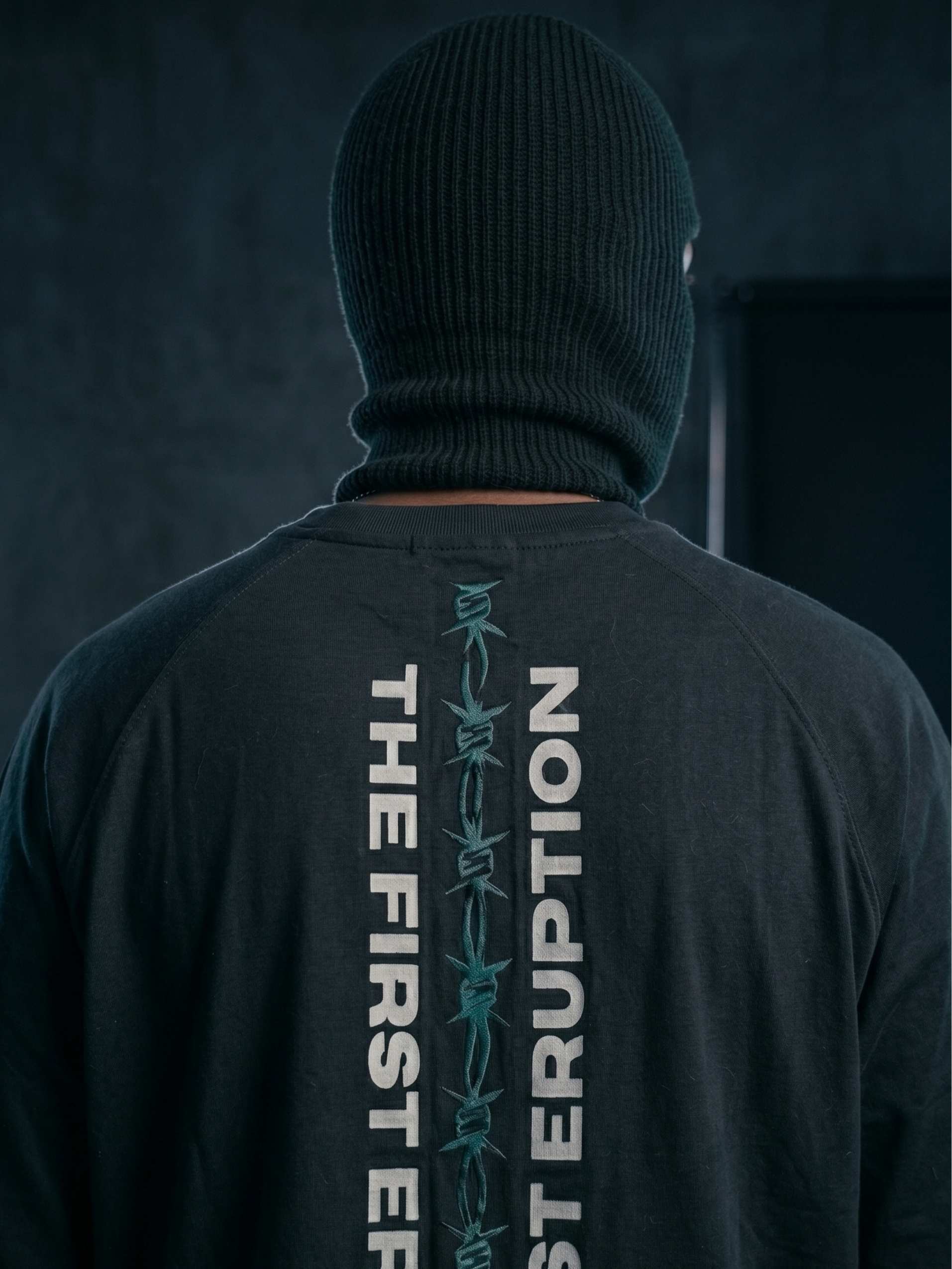 Eruption Spine Zero-G Raglan - Black