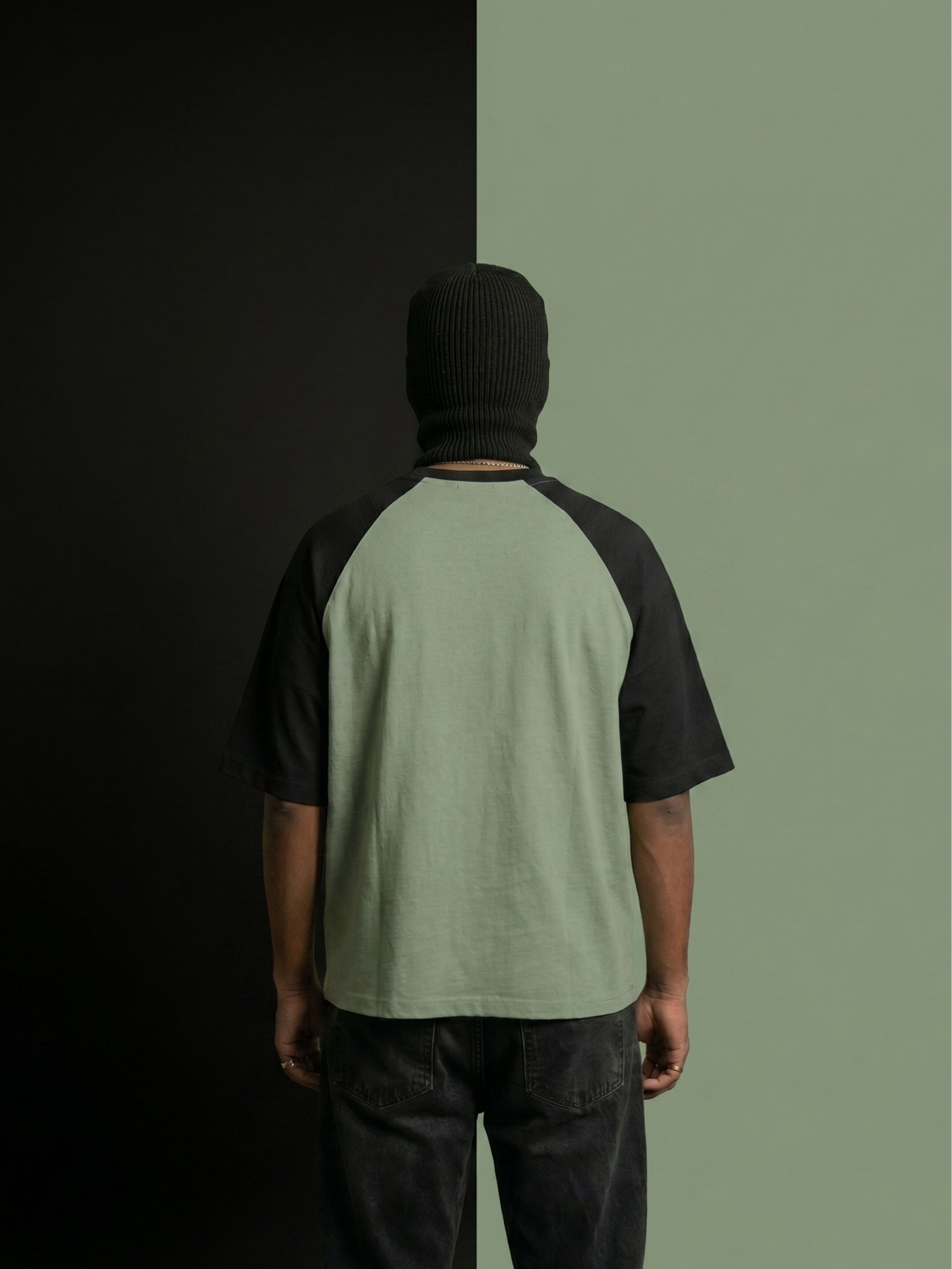 Volcanoes Essential - L-Green & Black